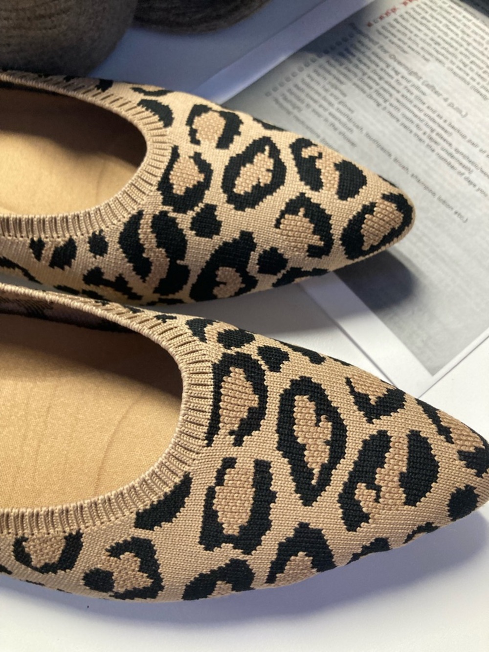 Like new US 8.5 Vivaia leopard pointed toe flats - Picture 6 of 9